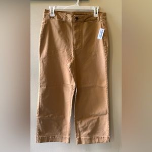 Old Navy high-waisted wide-leg cropped chino pants, acacia, size 6